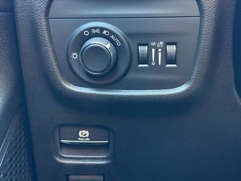 Certified 2025 Jeep Grand Cherokee Laredo image 17