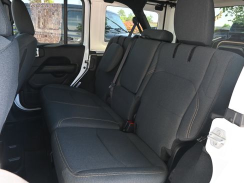 Used 2025 Jeep Wrangler Sahara w/ Safety Group image 11