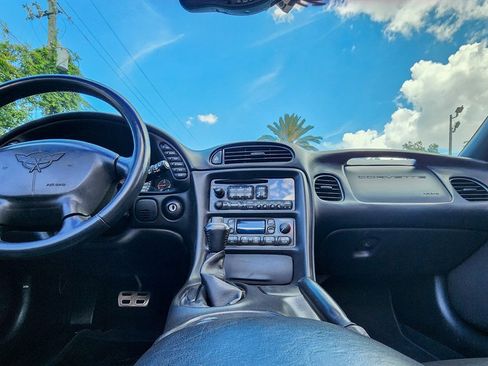 Used 2003 Chevrolet Corvette Convertible w/ Preferred Equipment Group1 RWD image 22