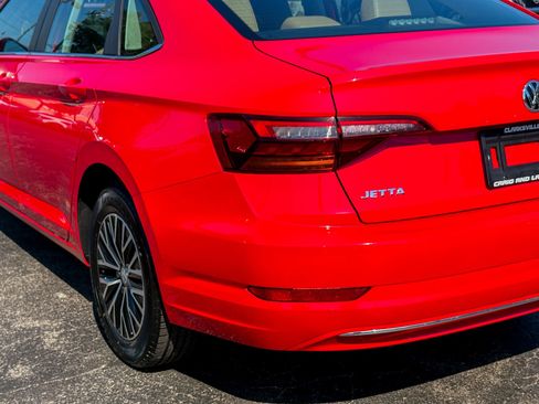 Used 2019 Volkswagen Jetta SE w/ Cold Weather Package FWD image 16