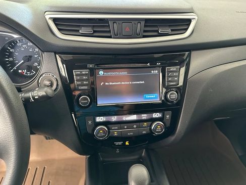 Used 2016 Nissan Rogue SV w/ SV Premium Package FWD image 24
