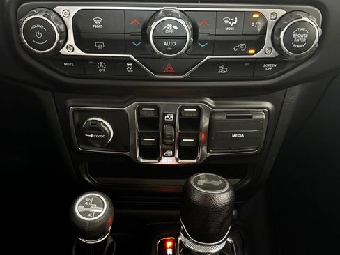 Certified 2022 Jeep Wrangler Unlimited Sport AWD/4WD image 16
