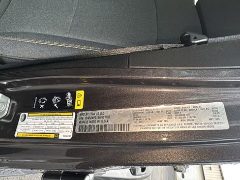 Used 2025 Jeep Wrangler Unlimited Sahara image 37