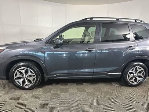 Used 2023 Subaru Forester Premium AWD/4WD image 6
