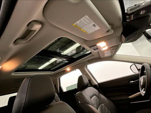 New 2025 Nissan Pathfinder Platinum w/ Lighting Package (N93) image 36