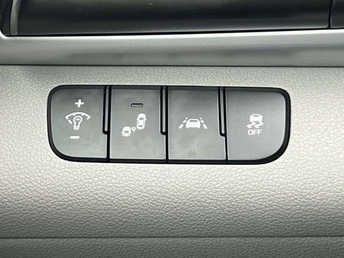 Certified 2020 Hyundai Elantra SEL image 17