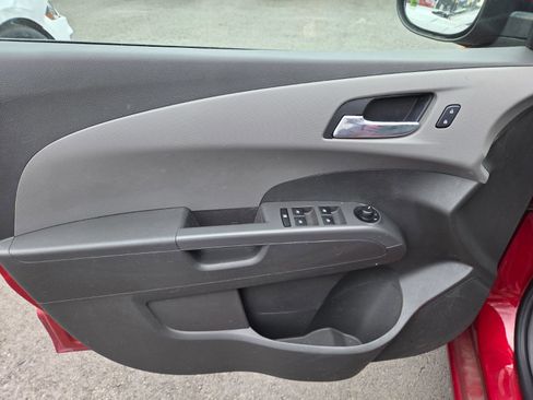 Used 2016 Chevrolet Sonic LT FWD image 7