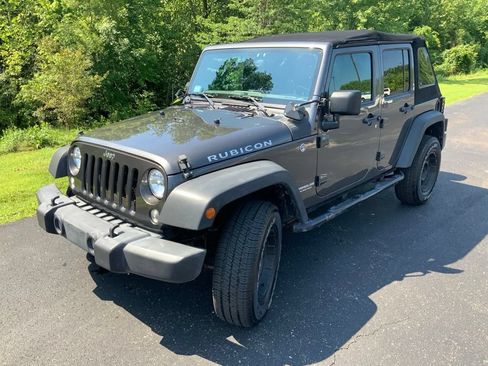 Used 2017 Jeep Wrangler Unlimited Rubicon AWD/4WD image 5