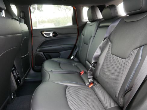 New 2026 Jeep Compass Latitude image 10