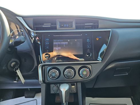 Used 2019 Toyota Corolla L FWD image 24
