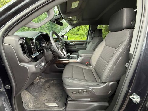 Used 2025 GMC Sierra 1500 Elevation image 15