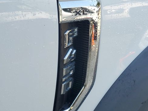 Used 2021 Ford F450 XL AWD/4WD image 9