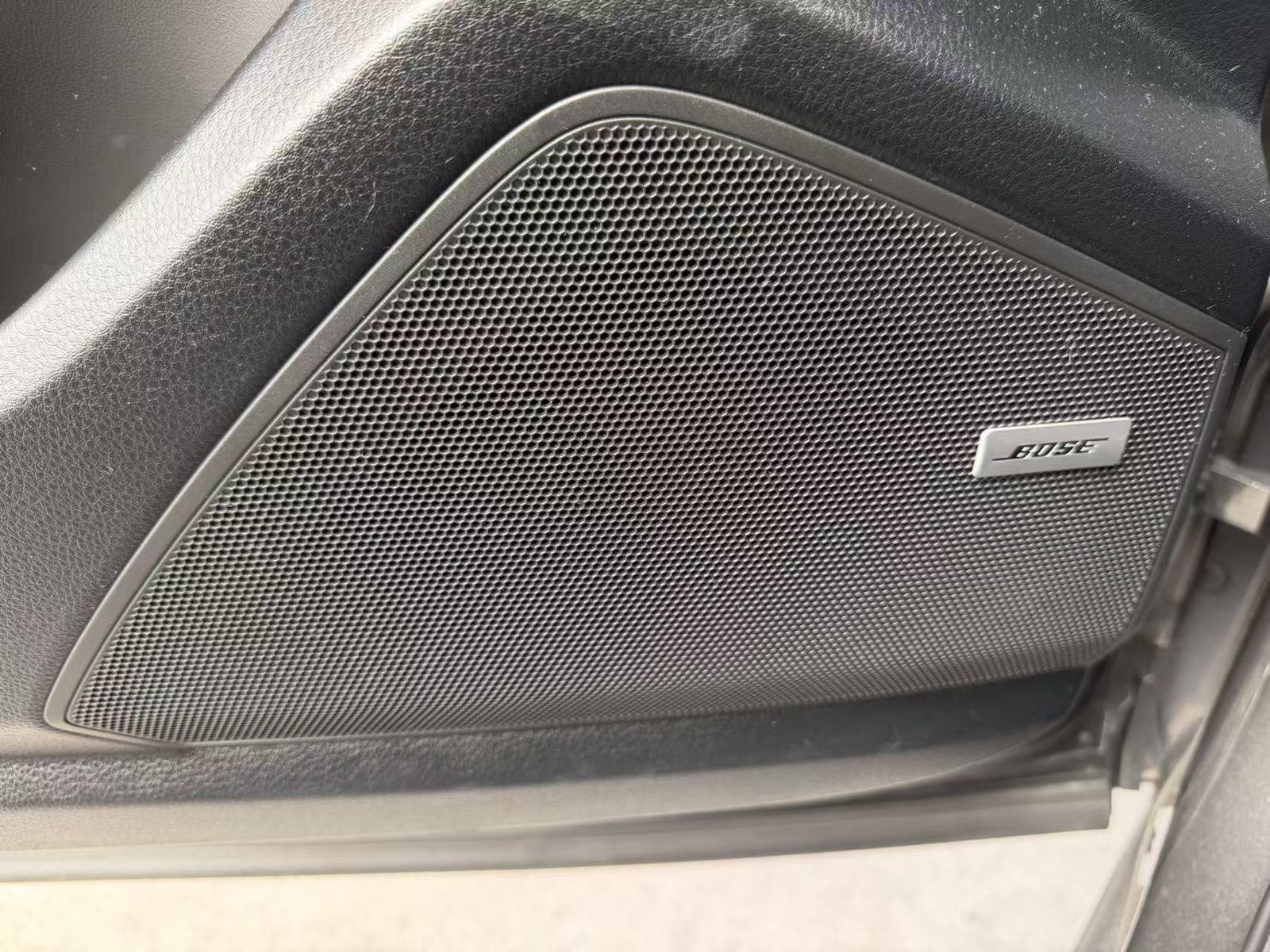 Used 2019 Porsche Cayenne AWD/4WD image 17
