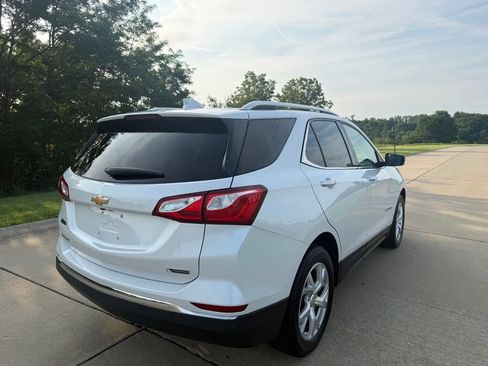 Used 2018 Chevrolet Equinox Premier FWD image 3