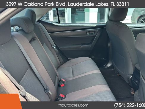Used 2018 Toyota Corolla LE FWD image 29