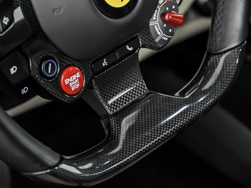 Used 2021 Ferrari 812 GTS image 31