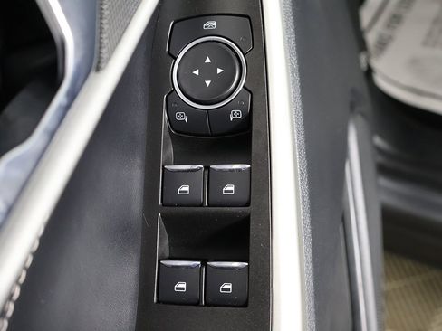 Used 2022 Ford Explorer XLT image 31