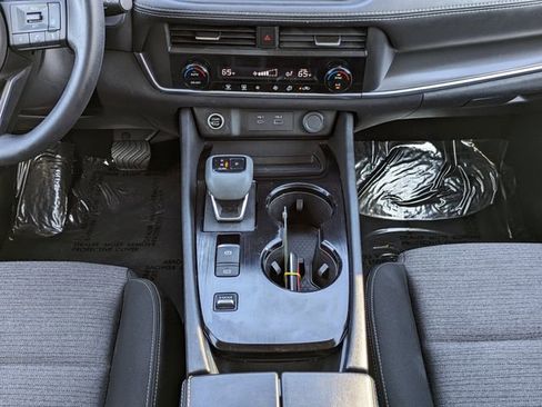 Used 2023 Nissan Rogue SV image 20