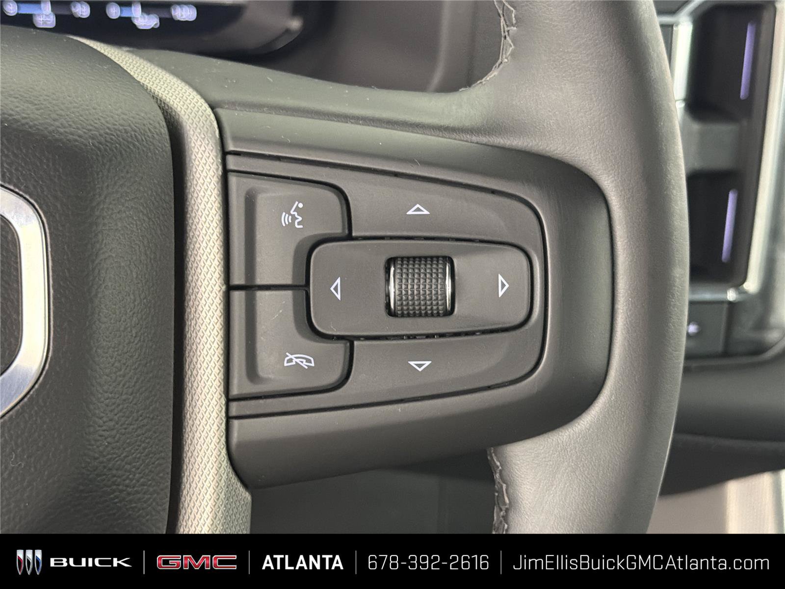 Used 2024 GMC Yukon XL Denali RWD image 28