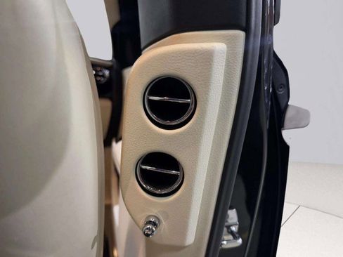 Used 2015 Rolls-Royce Ghost image 65