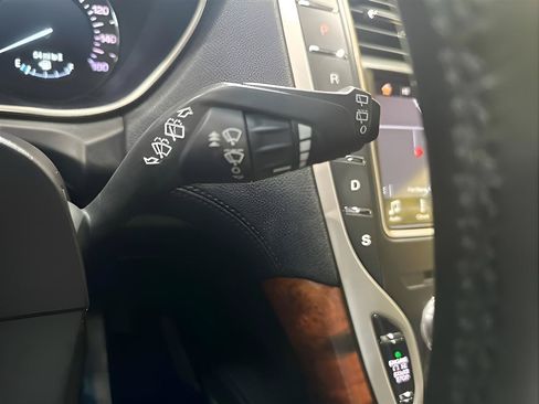 Used 2017 Lincoln MKX Reserve FWD image 17