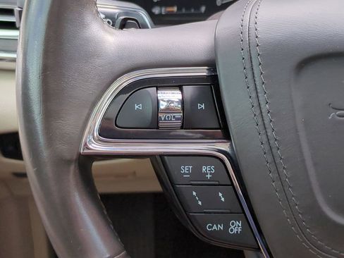 Used 2020 Lincoln Continental Reserve w/ Luxury Package image 25