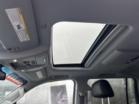 Used 2016 GMC Yukon XL SLT w/ Open Road Package image 18