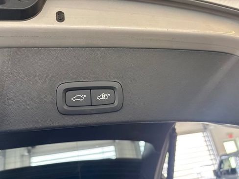 Used 2025 Volvo XC40 B5 Plus AWD/4WD image 13