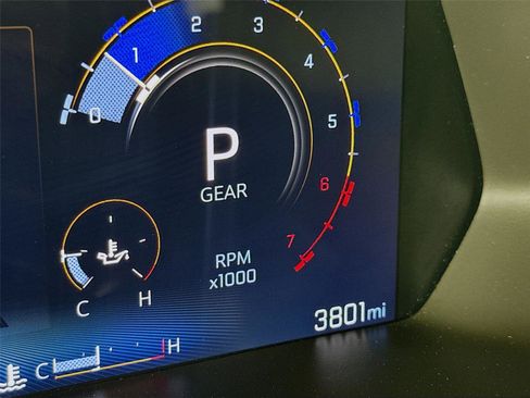 Used 2024 Chevrolet Colorado W/T w/ WT Convenience Package II image 2