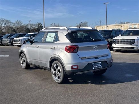 Used 2026 Hyundai Venue SEL image 7