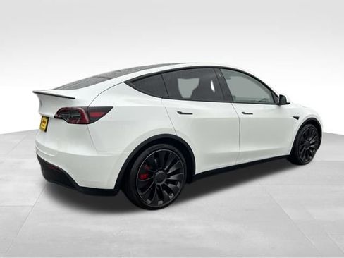 Used 2023 Tesla Model Y Performance image 8