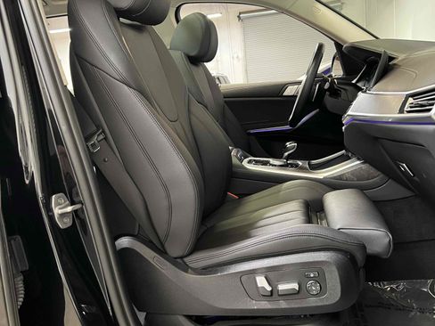 Used 2022 BMW X7 xDrive40i w/ Premium Package image 24