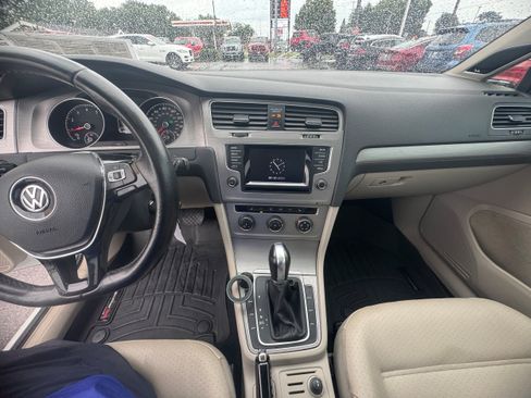Used 2015 Volkswagen Golf SE w/ Golf Sport Package FWD image 11