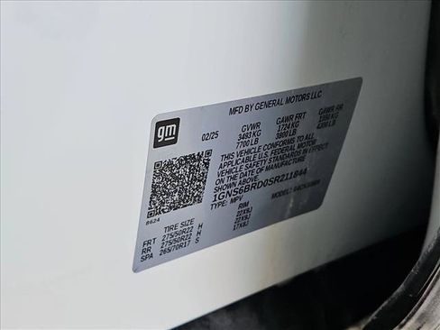 Used 2025 Chevrolet Suburban LS AWD/4WD image 26