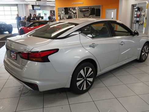 Used 2020 Nissan Altima 2.5 SV AWD/4WD image 15
