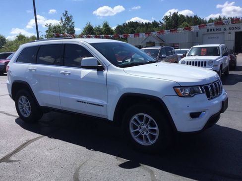 Used 2019 Jeep Grand Cherokee Laredo AWD/4WD image 7