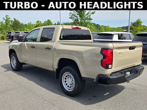 Used 2023 Chevrolet Colorado W/T RWD image 5