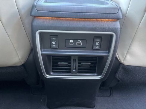 Used 2020 Nissan Murano Platinum w/ Cargo Package FWD image 11
