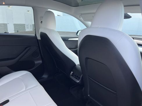 Used 2023 Tesla Model Y 2WD image 20