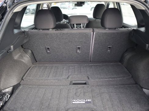 Certified 2021 Nissan Rogue Sport SV image 28