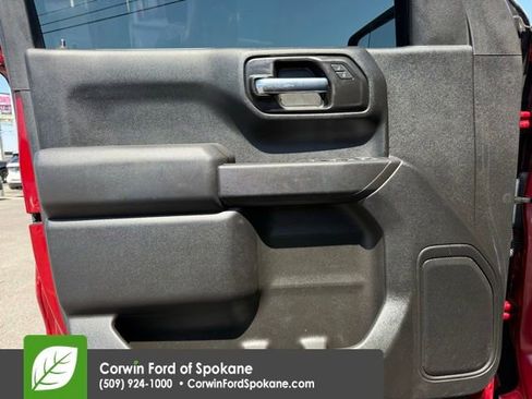 Used 2022 Chevrolet Silverado 1500 Custom w/ LPO, Blackout Package AWD/4WD image 17