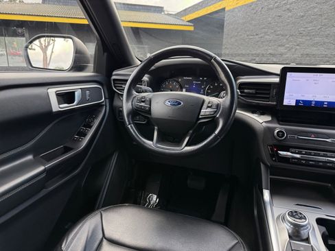Used 2020 Ford Explorer XLT w/ Equipment Group 202A image 24