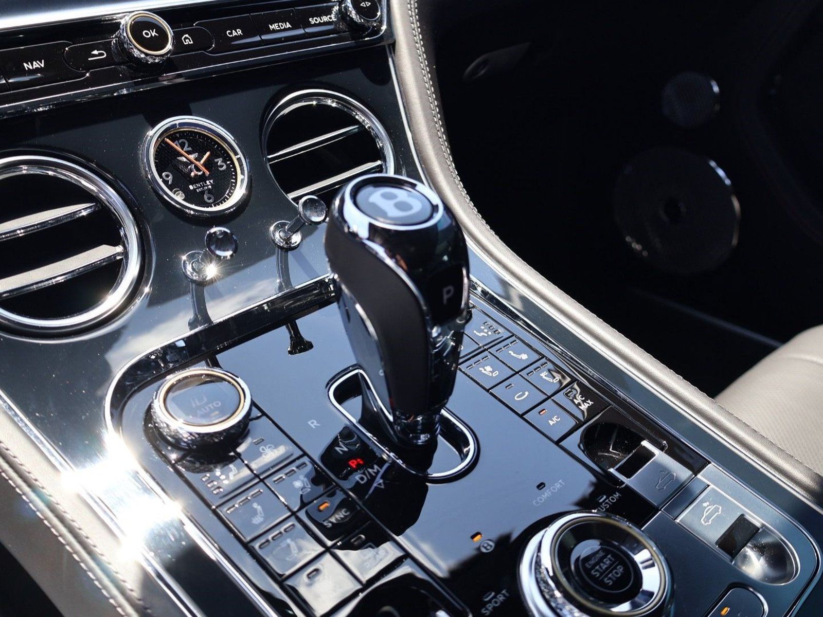 Certified 2020 Bentley Continental GT V8 AWD/4WD image 18