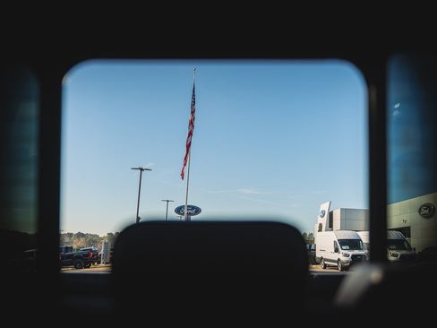 Certified 2019 Ford F150 Raptor w/ Equipment Group 802A Luxury image 19