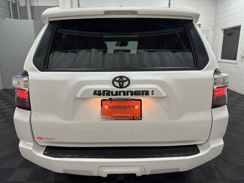 Used 2021 Toyota 4Runner SR5 Premium image 9