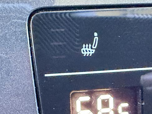 Certified 2024 Volkswagen Tiguan SE image 23