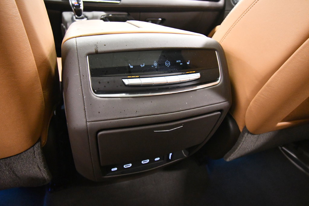 Used 2021 Cadillac Escalade Premium Luxury w/ Driver Assist Tech Package AWD/4WD image 18
