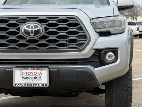 Used 2023 Toyota Tacoma TRD Off-Road image 9