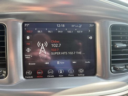 Used 2020 Dodge Charger SXT w/ Plus Group image 17