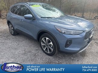 Used 2025 Ford Escape Platinum video 1